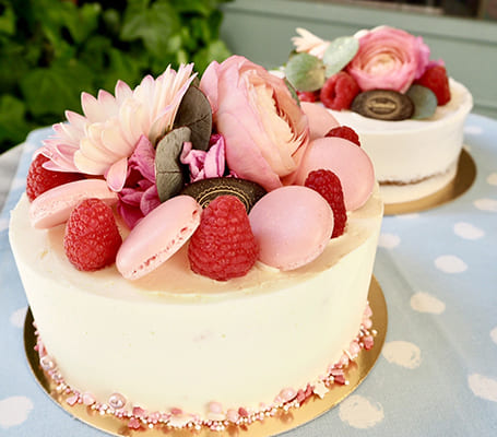 Torta Fiori Macarons — Camelia Bakery
